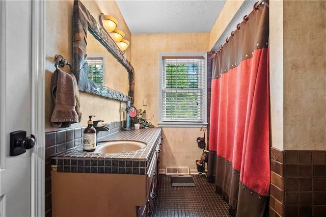 39410 W 151st Street, Olathe, KS 66025