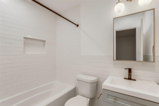 6804 Kenosha PASS B, Austin, TX 78749