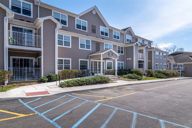 200 Woodcrest Lane 223, Mount Kisco, NY 10549