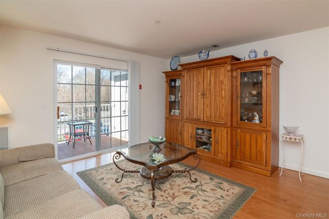 200 Woodcrest Lane 223, Mount Kisco, NY 10549