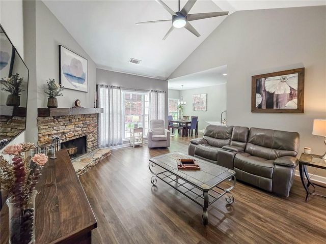 728 Austin Creek Drive, Buford, GA 30518