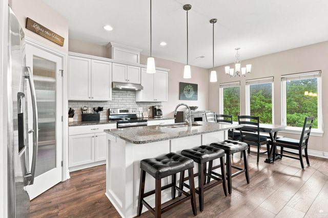 417 Sweetgum Court, Manhattan, KS 66503