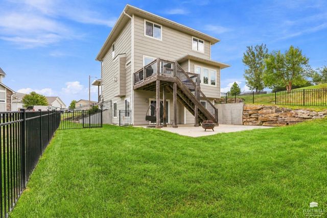 417 Sweetgum Court, Manhattan, KS 66503