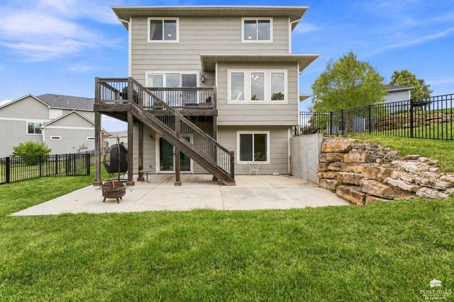 417 Sweetgum Court, Manhattan, KS 66503