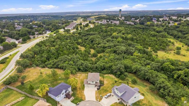 417 Sweetgum Court, Manhattan, KS 66503