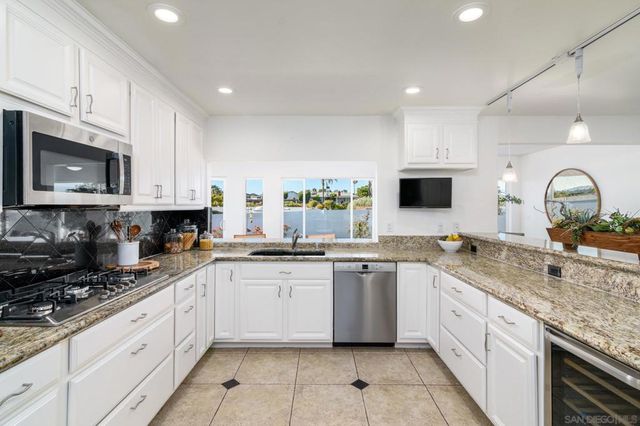 12496 Lomica Dr, San Diego, CA 92128