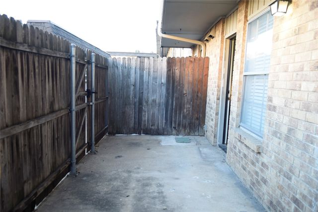 10232 Regal Oaks Drive 32B, Dallas, TX 75243