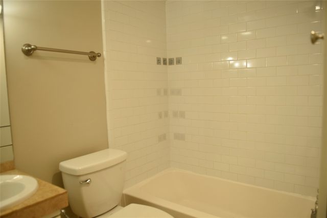 10232 Regal Oaks Drive 32B, Dallas, TX 75243