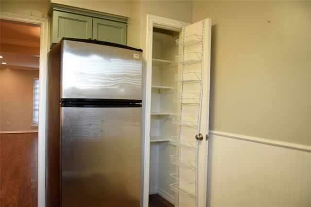 10232 Regal Oaks Drive 32B, Dallas, TX 75243