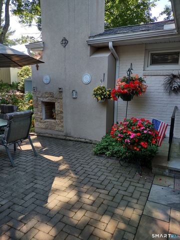 1 East Normandy Drive, West Hartford, CT 06107