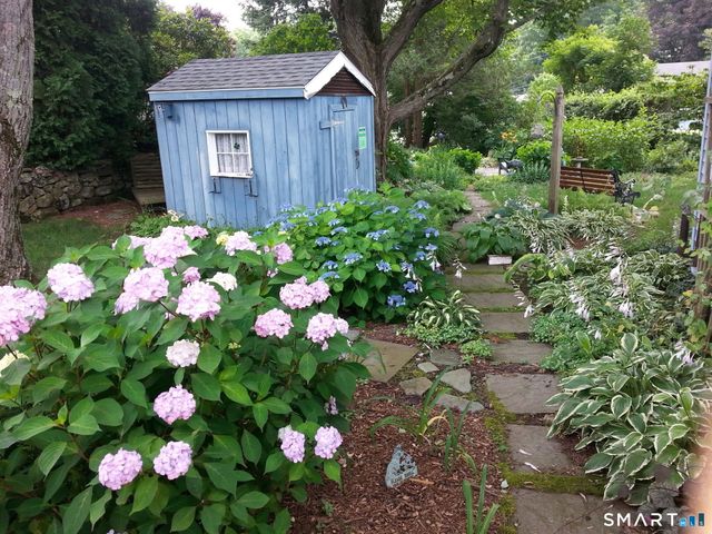 1 East Normandy Drive, West Hartford, CT 06107