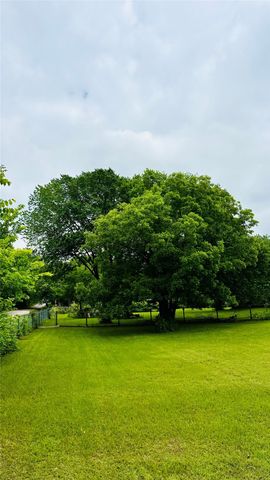 700 Kim Court, Cleburne, TX 76031