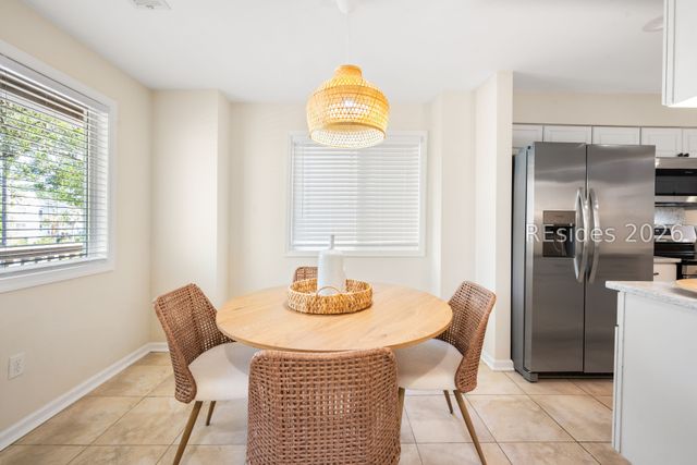 50 Yacht Cove Dr Apt 327, Hilton Head Island, SC 29928
