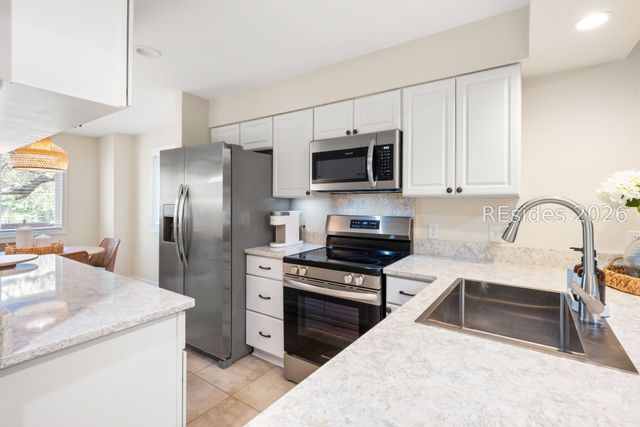 50 Yacht Cove Dr Apt 327, Hilton Head Island, SC 29928
