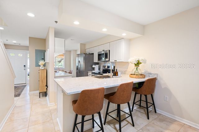 50 Yacht Cove Dr Apt 327, Hilton Head Island, SC 29928