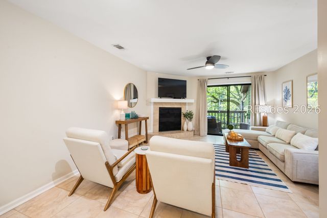 50 Yacht Cove Dr Apt 327, Hilton Head Island, SC 29928