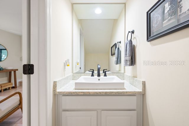 50 Yacht Cove Dr Apt 327, Hilton Head Island, SC 29928