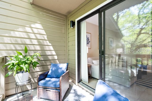 50 Yacht Cove Dr Apt 327, Hilton Head Island, SC 29928