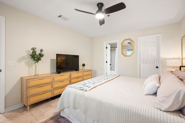 50 Yacht Cove Dr Apt 327, Hilton Head Island, SC 29928