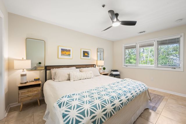50 Yacht Cove Dr Apt 327, Hilton Head Island, SC 29928