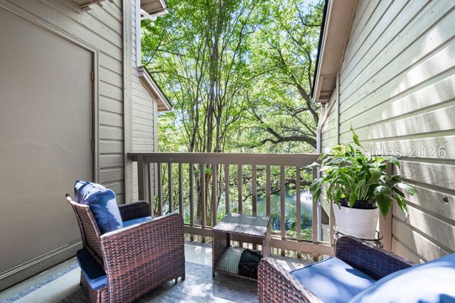 50 Yacht Cove Dr Apt 327, Hilton Head Island, SC 29928