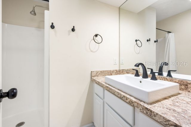 50 Yacht Cove Dr Apt 327, Hilton Head Island, SC 29928