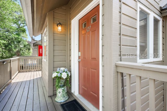 50 Yacht Cove Dr Apt 327, Hilton Head Island, SC 29928