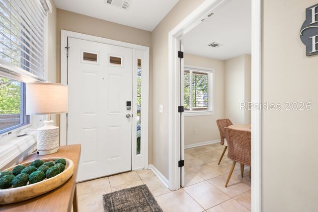 50 Yacht Cove Dr Apt 327, Hilton Head Island, SC 29928