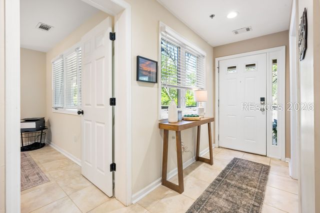 50 Yacht Cove Dr Apt 327, Hilton Head Island, SC 29928