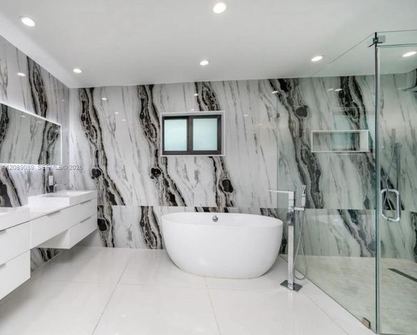 2410 SW 99th Avenue, Miami, FL 33165