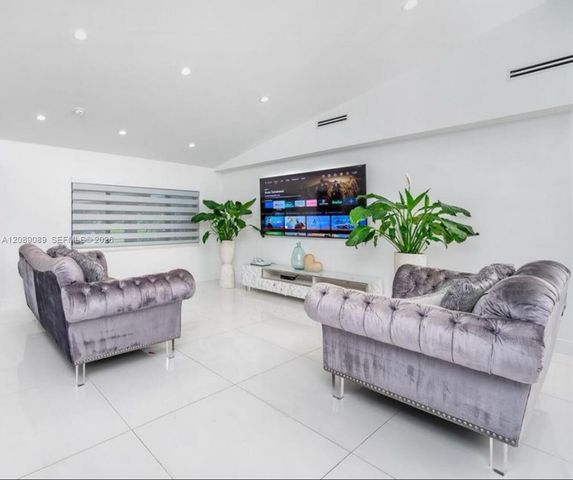 2410 SW 99th Avenue, Miami, FL 33165