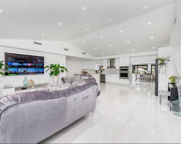 2410 SW 99th Avenue, Miami, FL 33165
