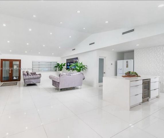 2410 SW 99th Avenue, Miami, FL 33165
