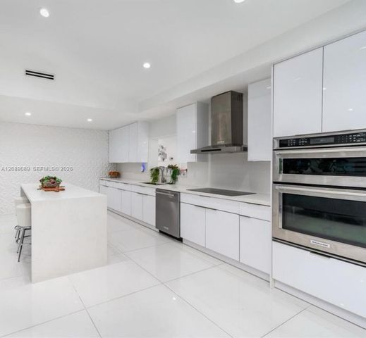 2410 SW 99th Avenue, Miami, FL 33165