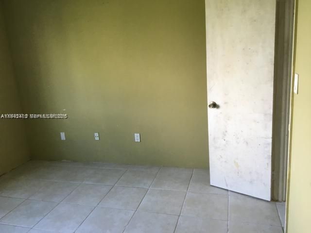 5001 NW 34th Street 305, Lauderdale Lakes, FL 33319