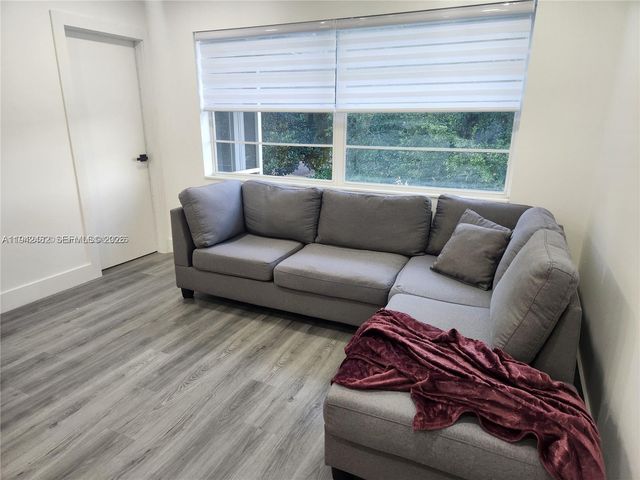 5001 NW 34th Street 305, Lauderdale Lakes, FL 33319