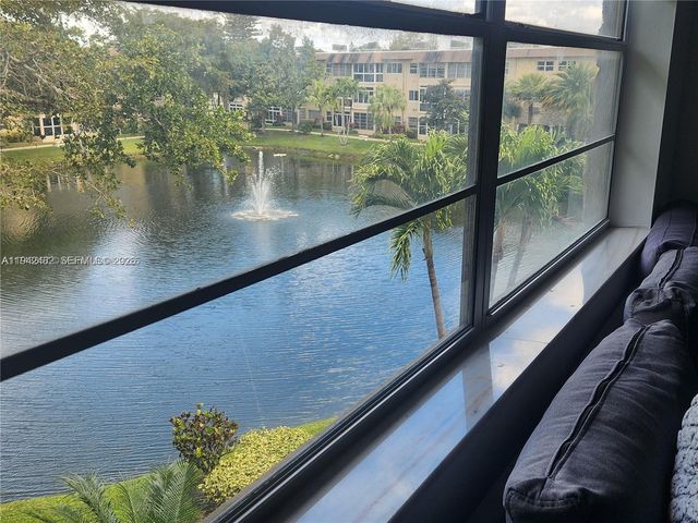 5001 NW 34th Street 305, Lauderdale Lakes, FL 33319