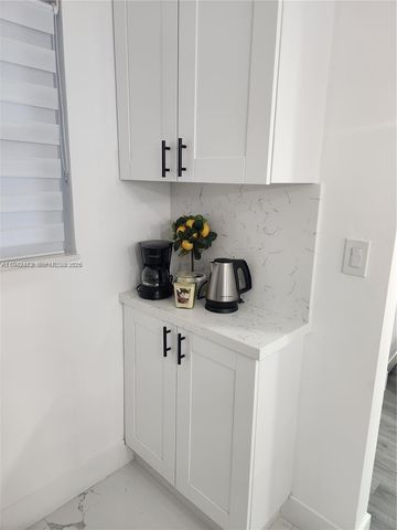 5001 NW 34th Street 305, Lauderdale Lakes, FL 33319