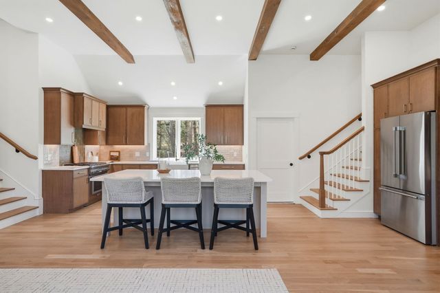 26 Old Pottery Ln, Norwell, MA 02061
