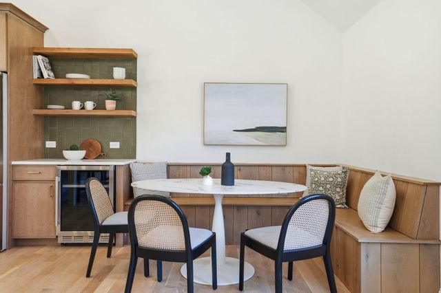 26 Old Pottery Ln, Norwell, MA 02061
