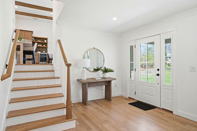 26 Old Pottery Ln, Norwell, MA 02061