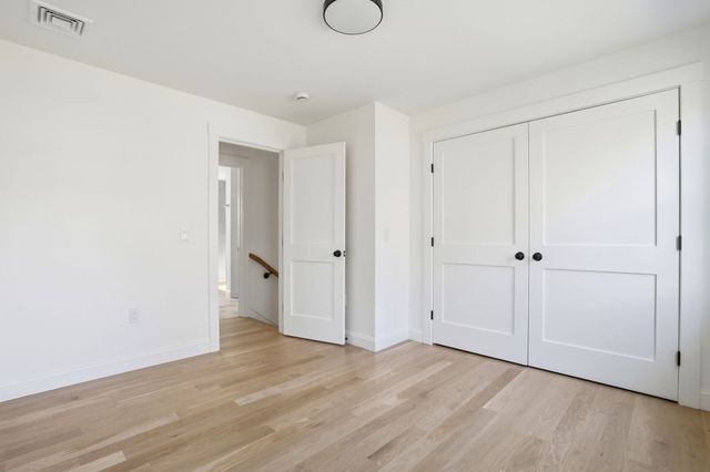 26 Old Pottery Ln, Norwell, MA 02061