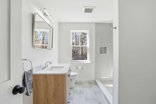 26 Old Pottery Ln, Norwell, MA 02061