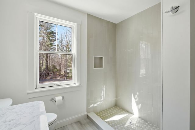 26 Old Pottery Ln, Norwell, MA 02061