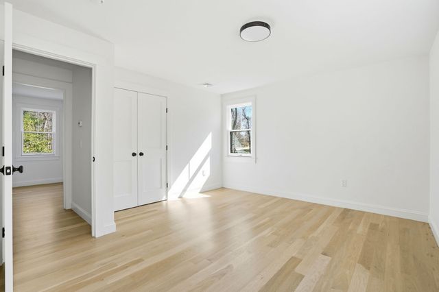 26 Old Pottery Ln, Norwell, MA 02061