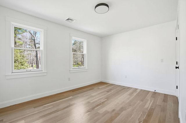 26 Old Pottery Ln, Norwell, MA 02061