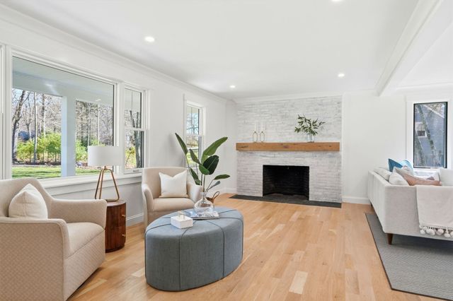 26 Old Pottery Ln, Norwell, MA 02061