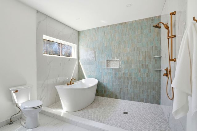 26 Old Pottery Ln, Norwell, MA 02061