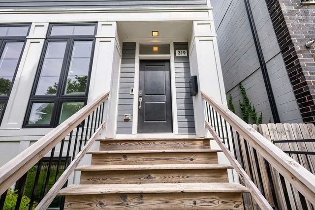 319 S Washtenaw Avenue, Chicago, IL 60612