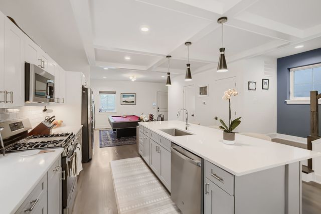 319 S Washtenaw Avenue, Chicago, IL 60612